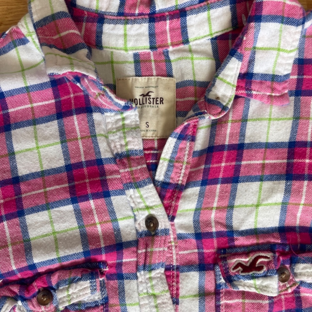 Hollister Plaid Flannel Pink Blue White and Green Long Sleeve Button Down / Up - Picture 4 of 5